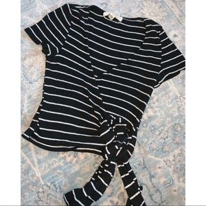 Urban Outfitters Top 🌓